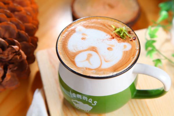 森林小徑文心店享受美食